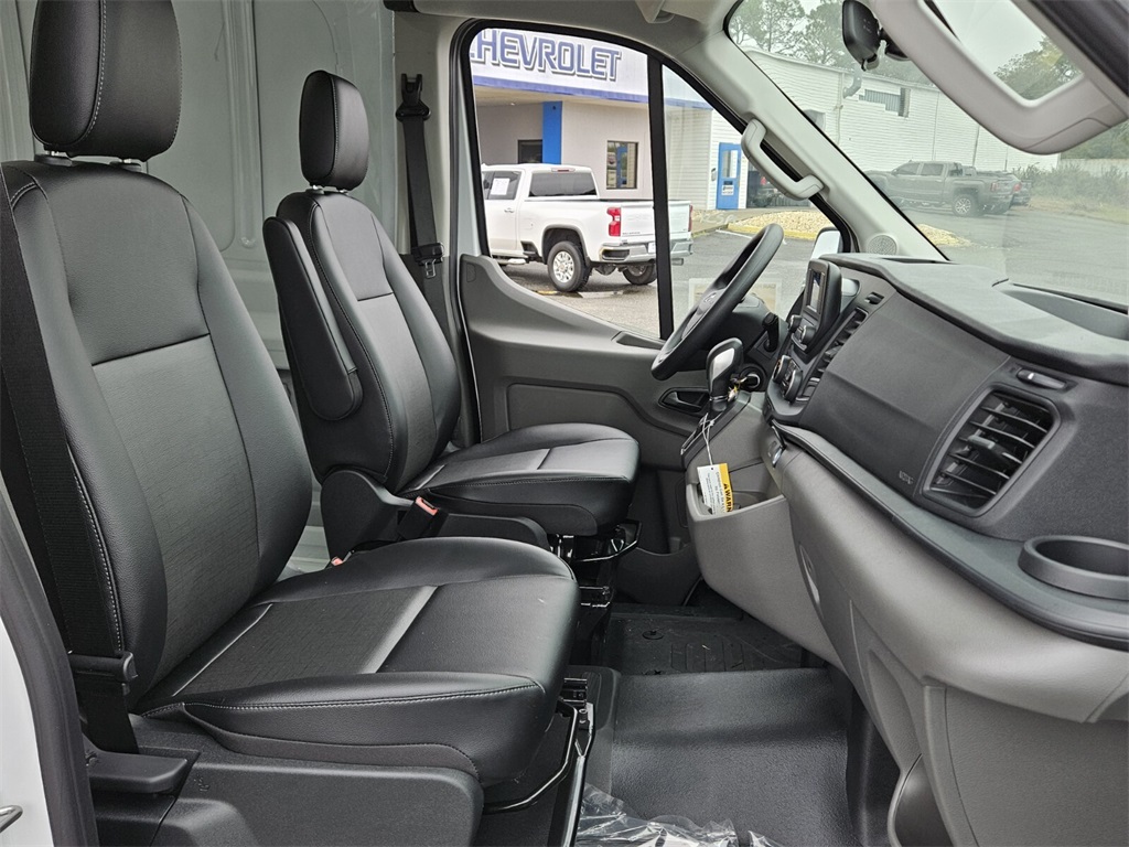 Vehicle image 11 of 29