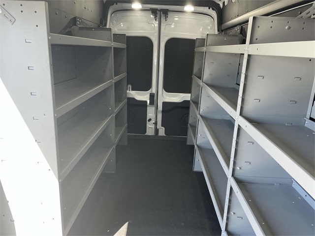 Vehicle image 11 of 31