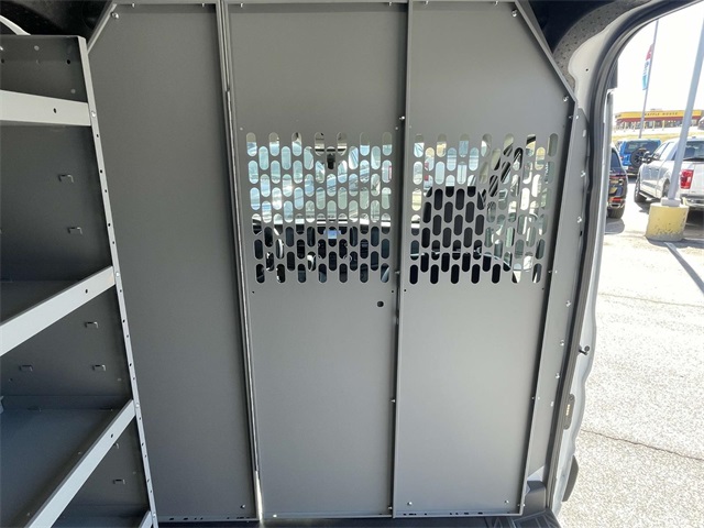 Vehicle image 12 of 31