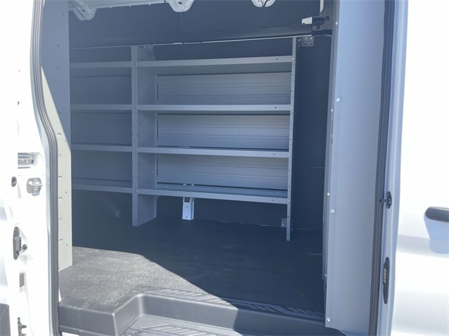 Vehicle image 10 of 31