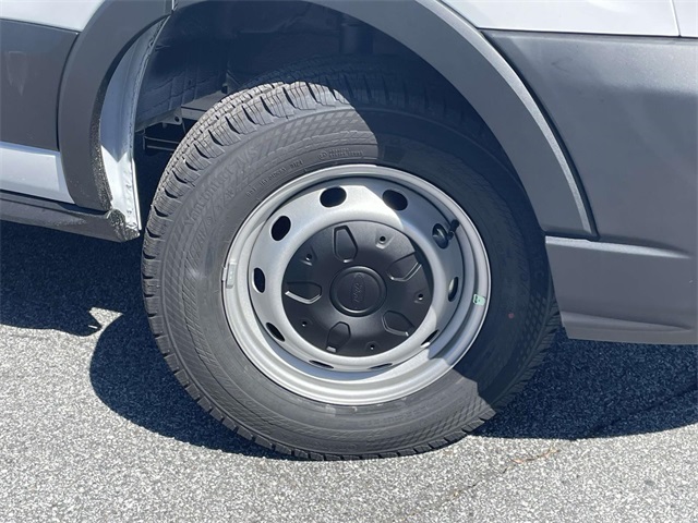 Vehicle image 9 of 31