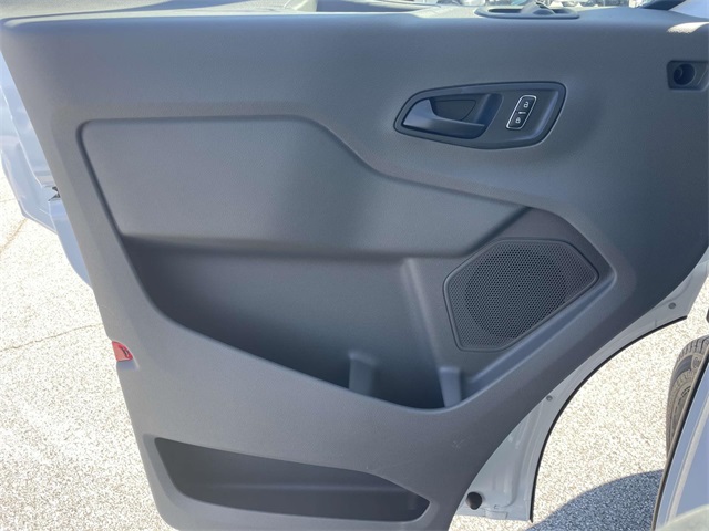 Vehicle image 19 of 31