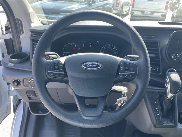 Vehicle image 22 of 31