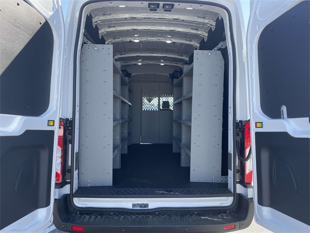 Vehicle image 13 of 31