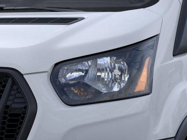 Vehicle image 18 of 22