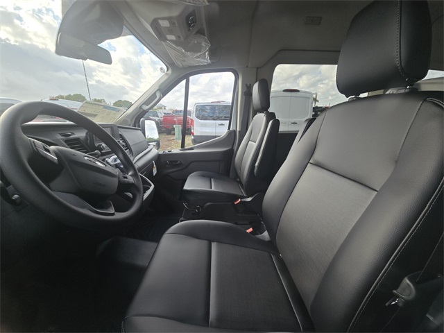 Vehicle image 9 of 10