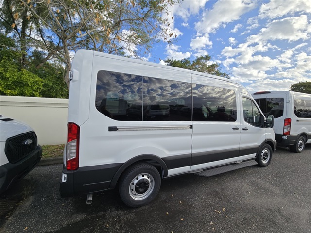 Vehicle image 5 of 10
