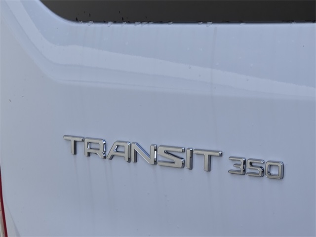 Vehicle image 8 of 10