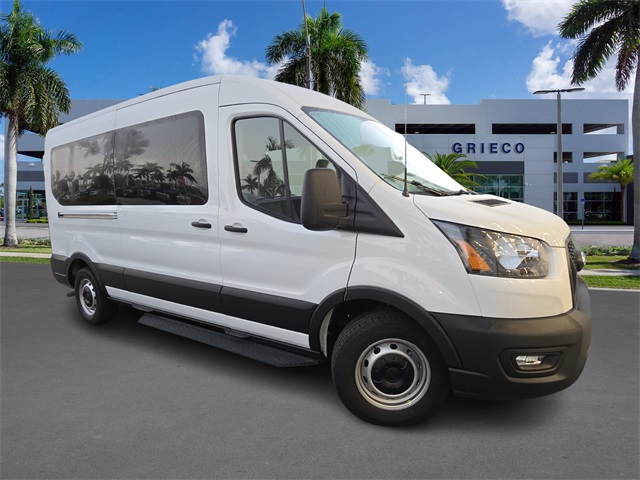 Vehicle image 2 of 14