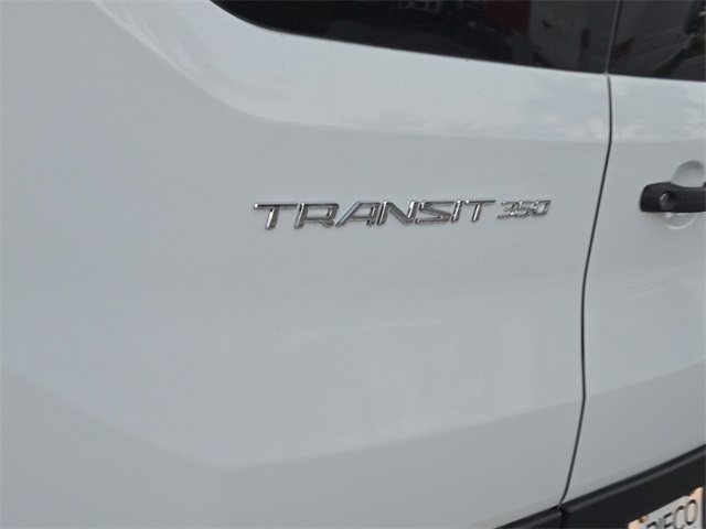 Vehicle image 13 of 14
