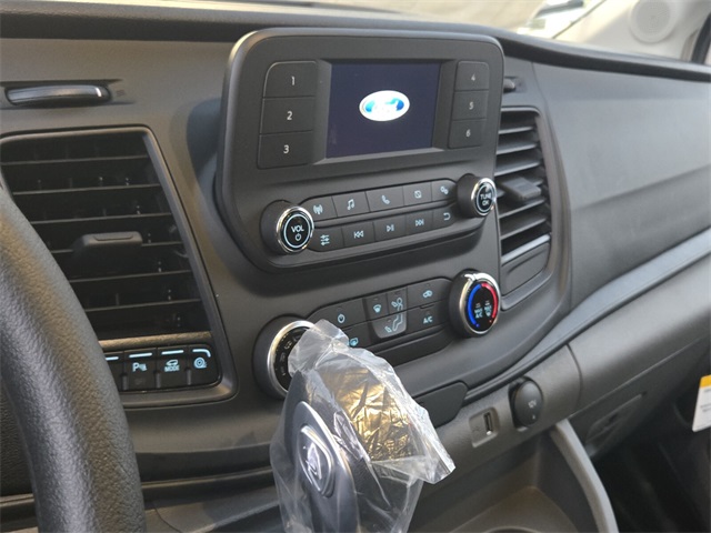 Vehicle image 12 of 14