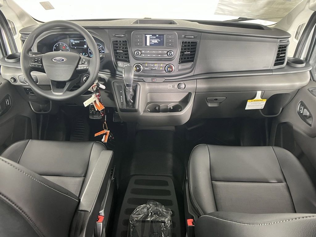 Vehicle image 20 of 27