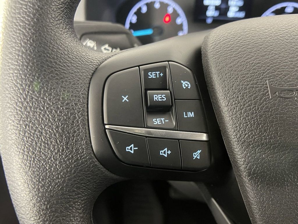 Vehicle image 22 of 27
