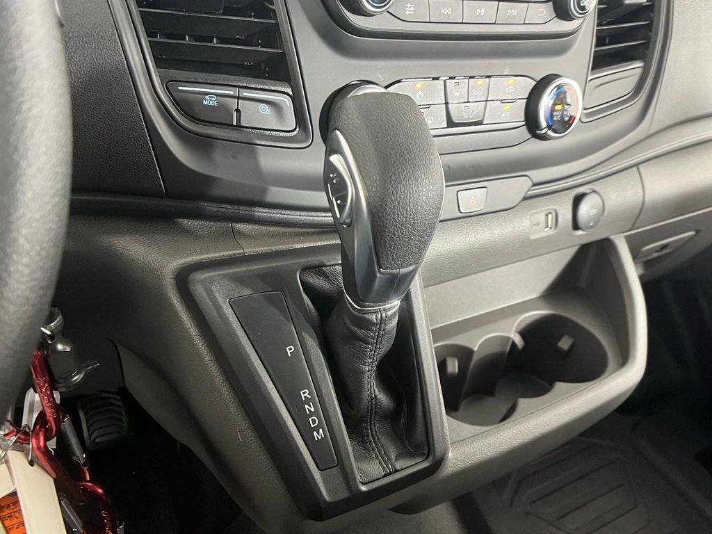 Vehicle image 25 of 27