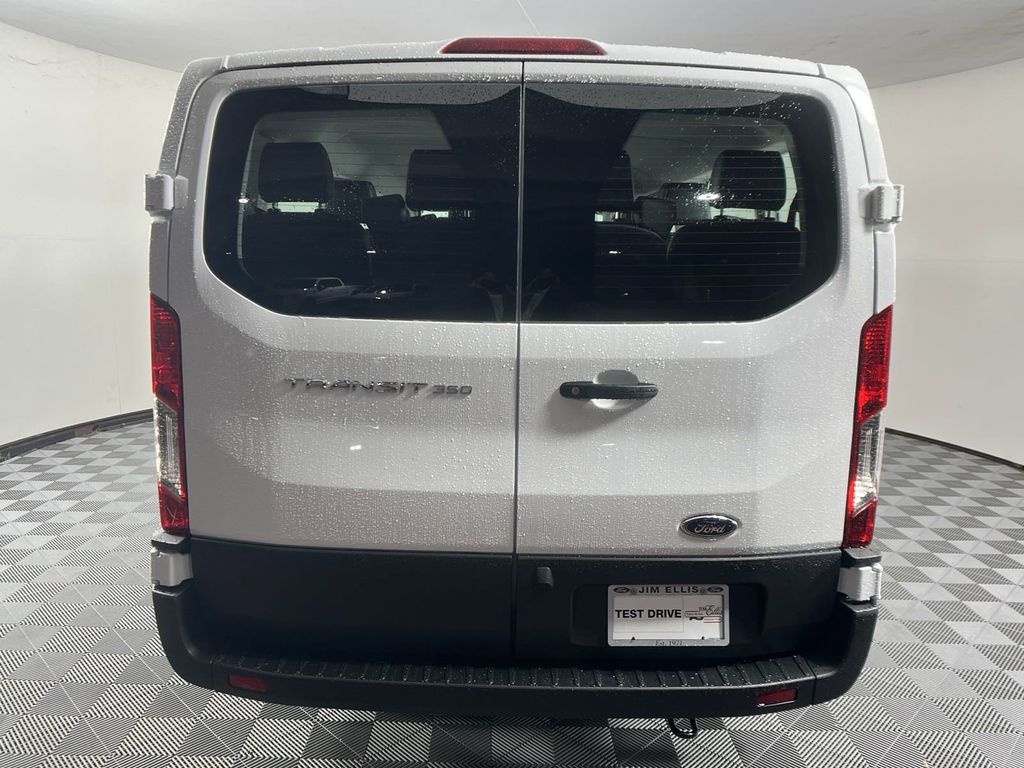 Vehicle image 7 of 27