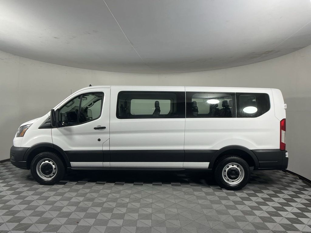 Vehicle image 6 of 27