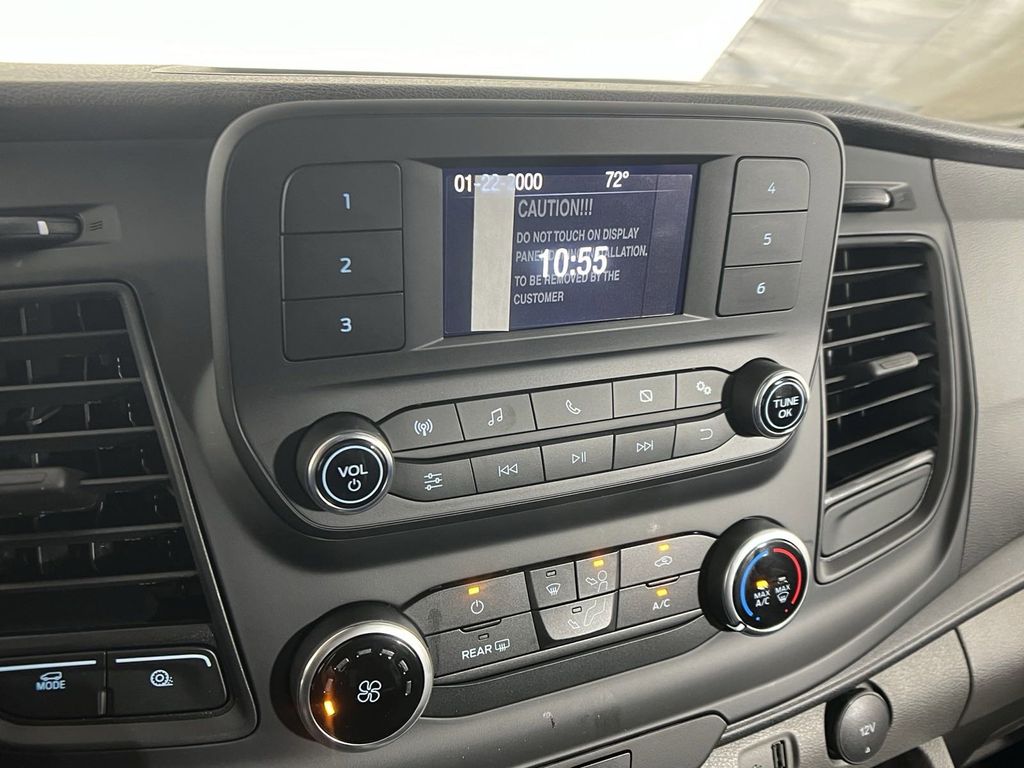 Vehicle image 24 of 27