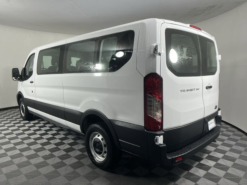 Vehicle image 5 of 27