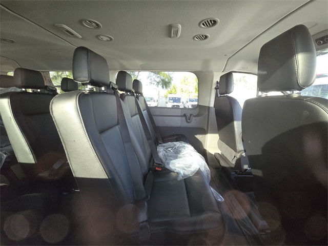 Vehicle image 8 of 11