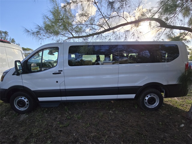 Vehicle image 5 of 11