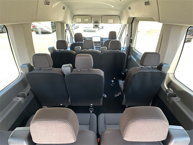 Vehicle image 18 of 29