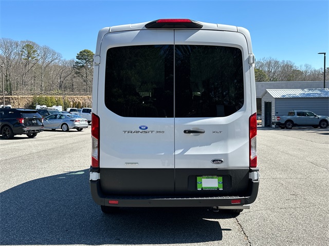 Vehicle image 8 of 29