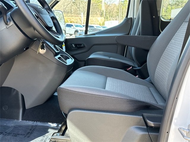 Vehicle image 9 of 29