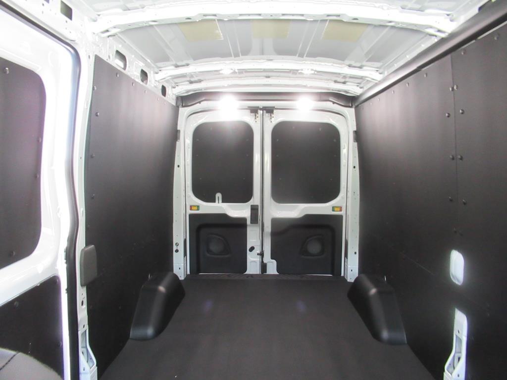 Vehicle image 24 of 26