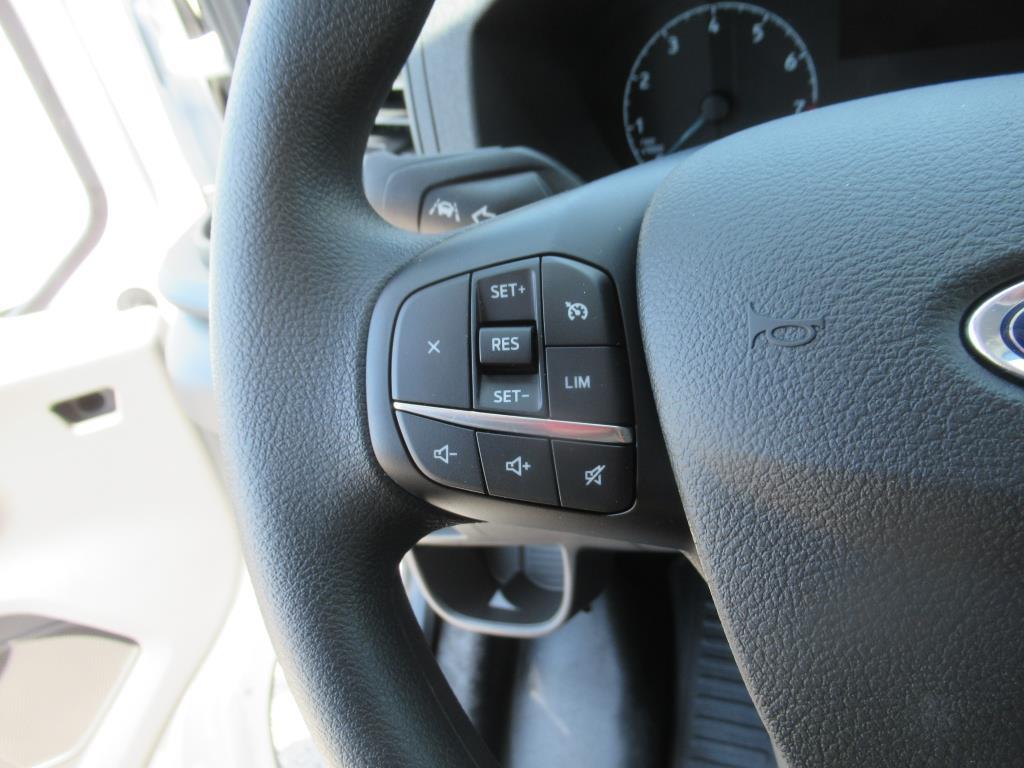 Vehicle image 17 of 26
