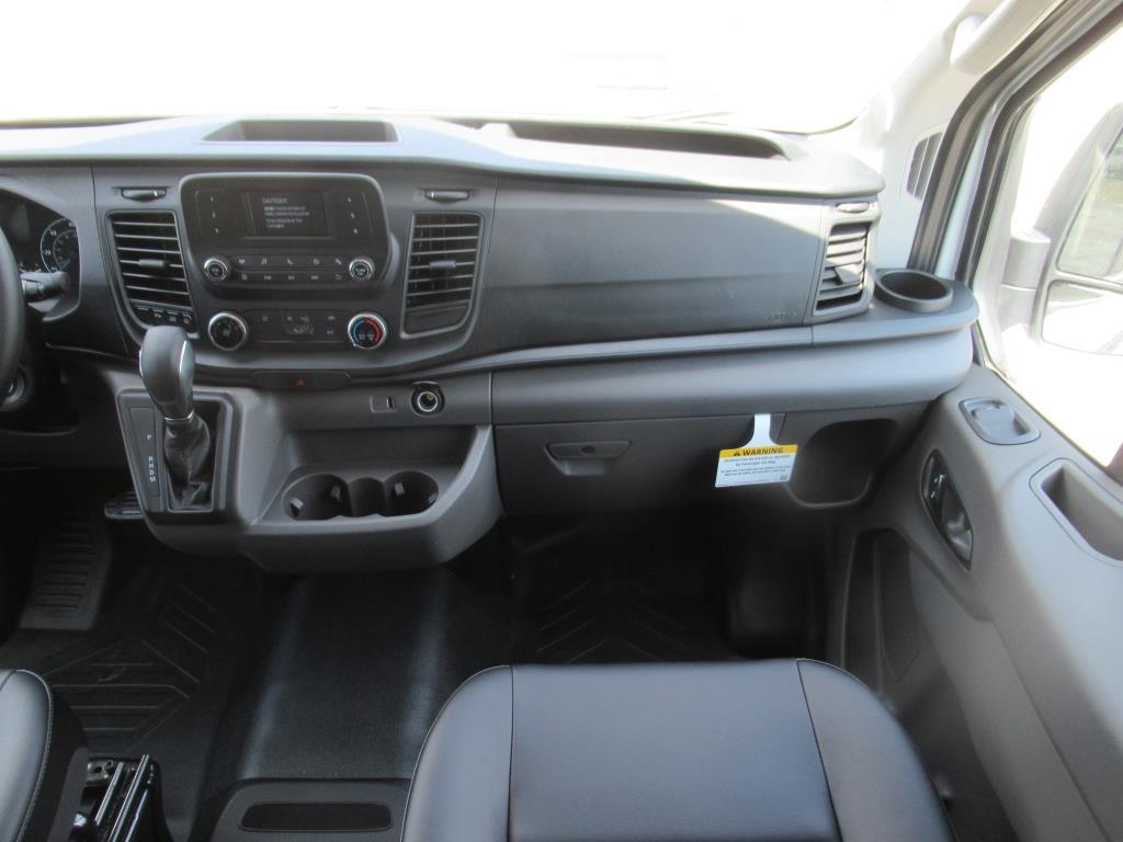 Vehicle image 13 of 26