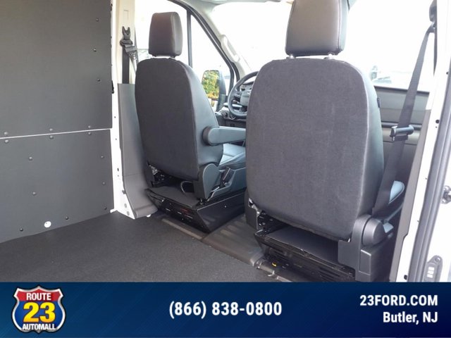 Vehicle image 8 of 15