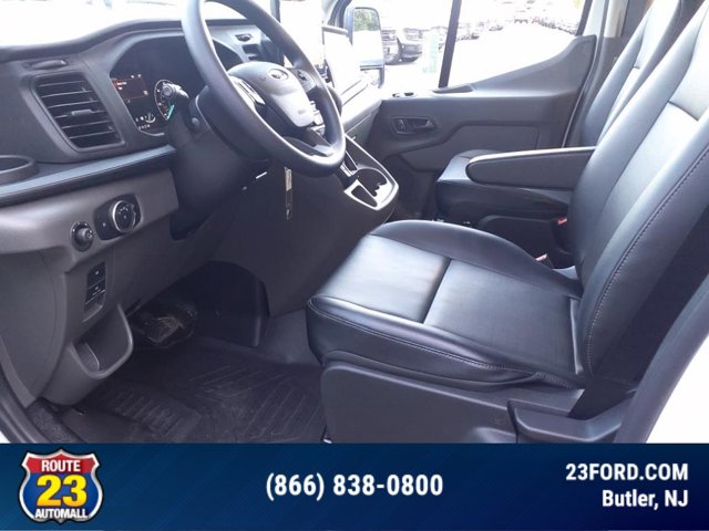 Vehicle image 10 of 15