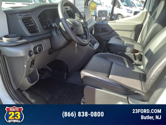 Vehicle image 9 of 13