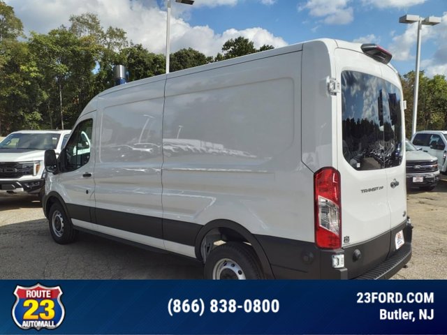 Vehicle image 4 of 14