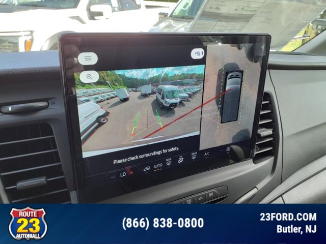 Vehicle image 13 of 14