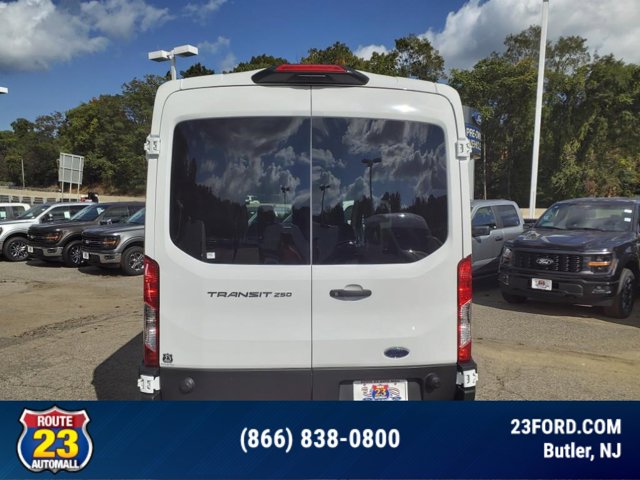 Vehicle image 5 of 14