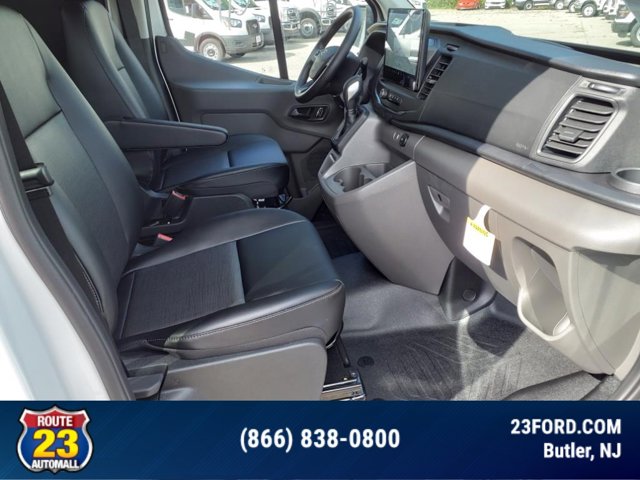 Vehicle image 10 of 14