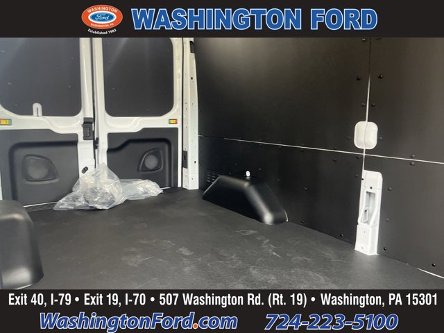 Vehicle image 16 of 24