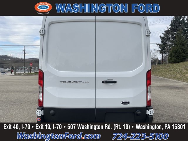 Vehicle image 6 of 24