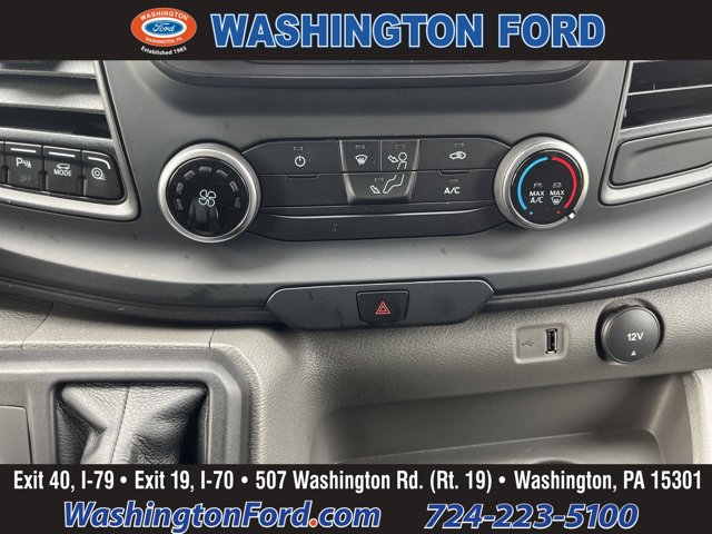 Vehicle image 21 of 24