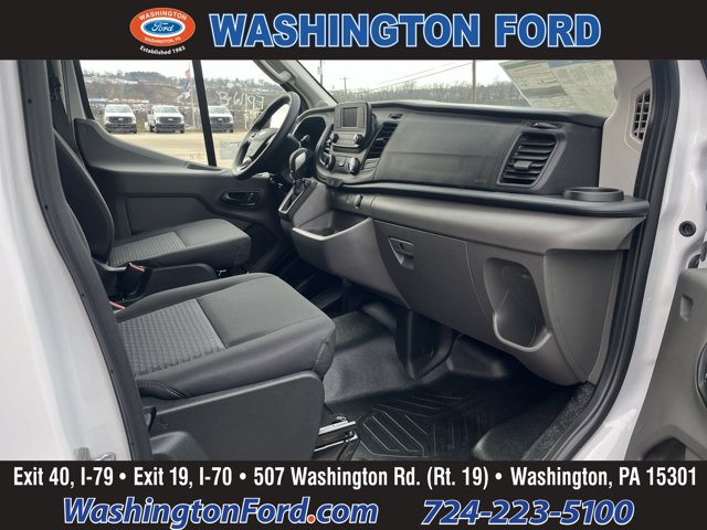 Vehicle image 17 of 24