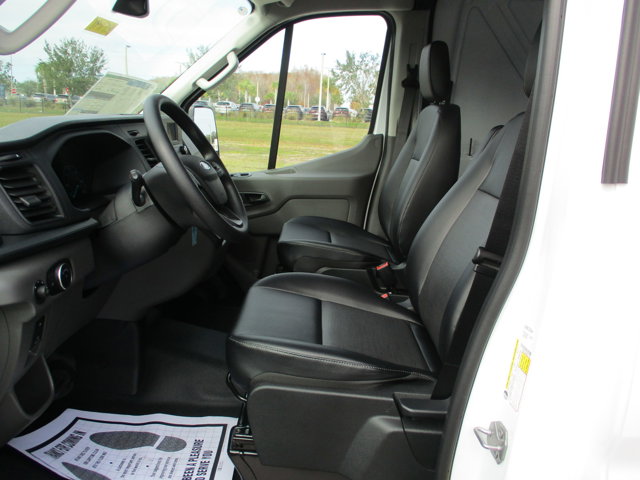 Vehicle image 14 of 17