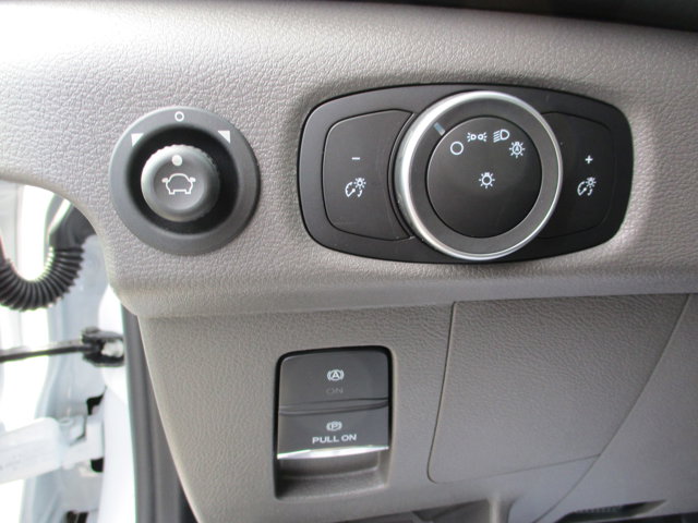 Vehicle image 9 of 17