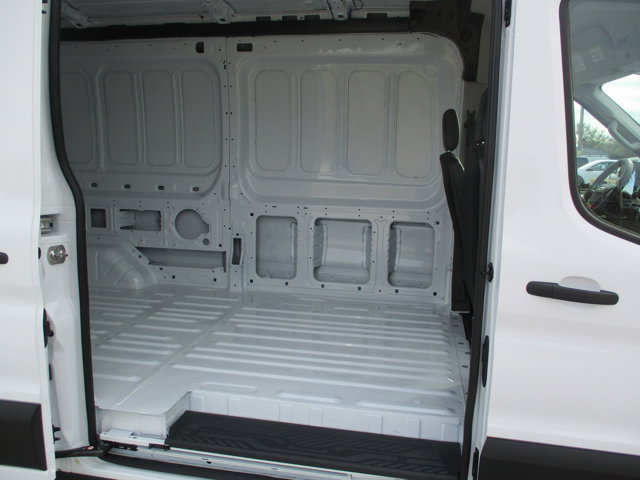 Vehicle image 16 of 17