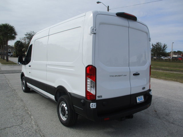 Vehicle image 7 of 17