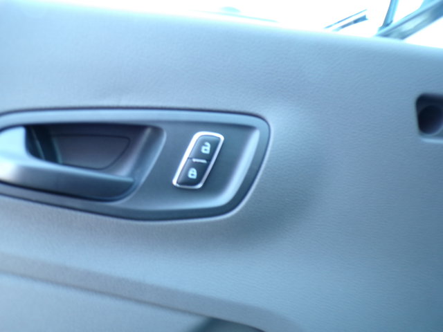 Vehicle image 10 of 21