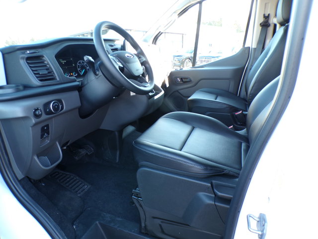 Vehicle image 12 of 21