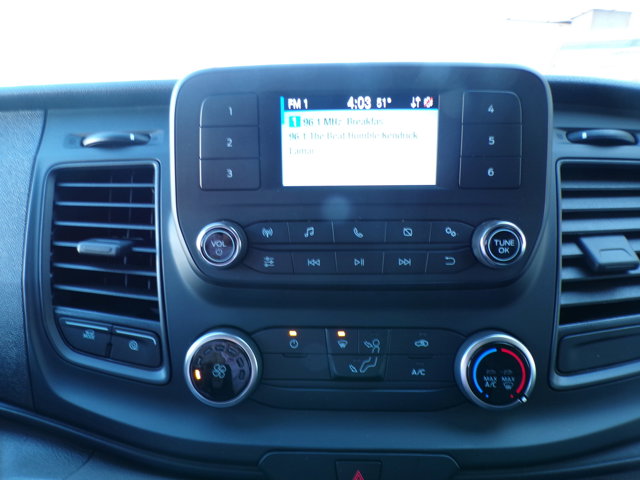 Vehicle image 17 of 21