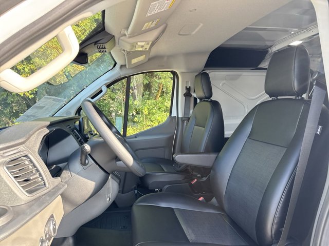 Vehicle image 26 of 36
