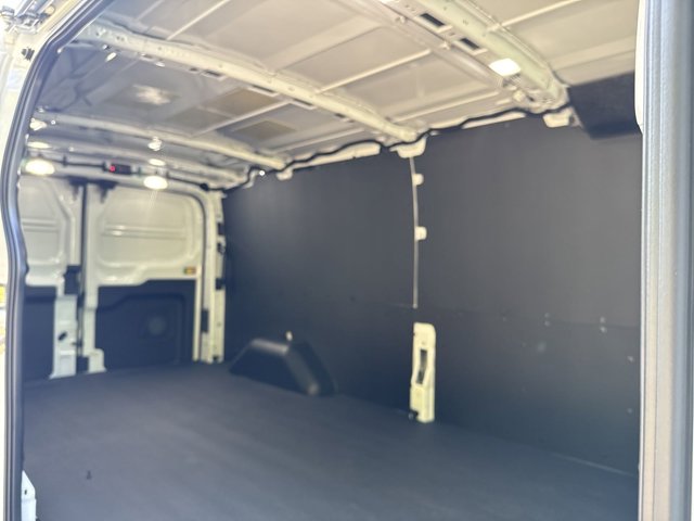 Vehicle image 29 of 36